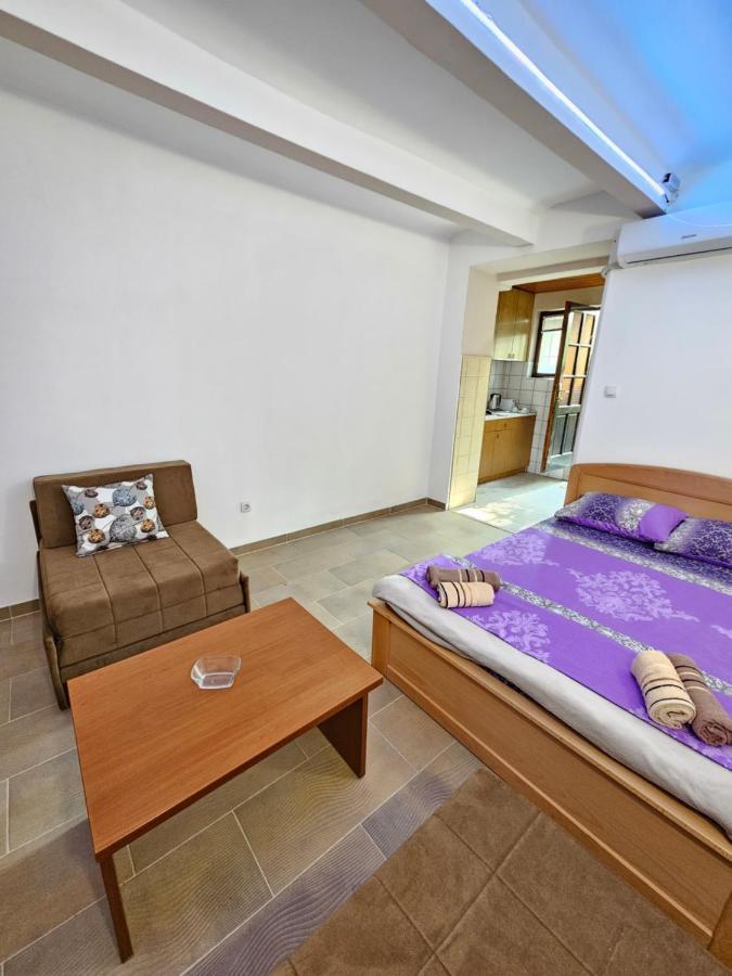 Booking Apartments Alone 1 Belgrado Exterior foto