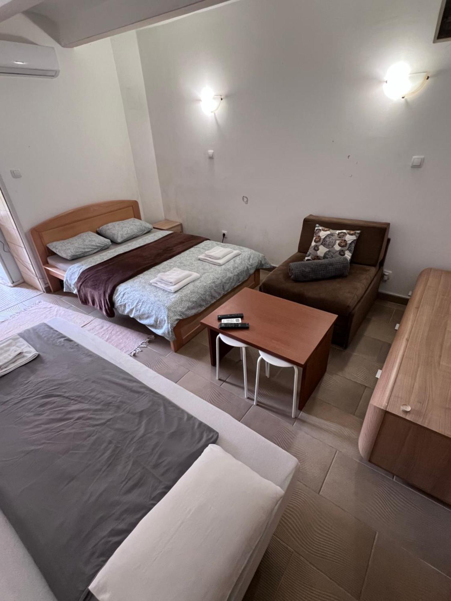 Booking Apartments Alone 1 Belgrado Exterior foto